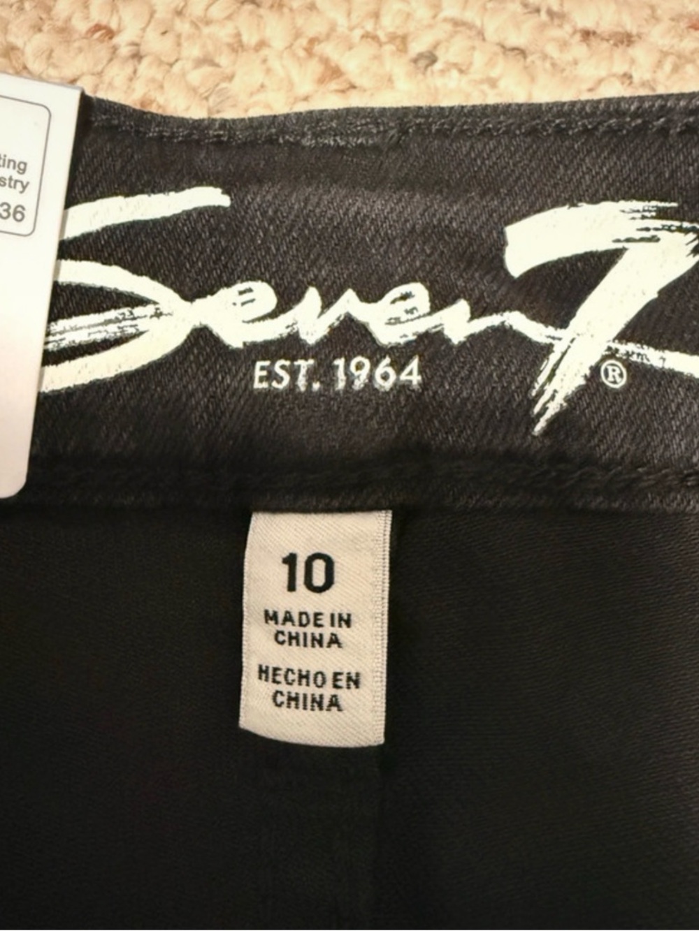 NWT Seven7 Black Denim Jorts Size 10 Raw Hem Relaxed Y2K Minimalist - Picture 4 of 8